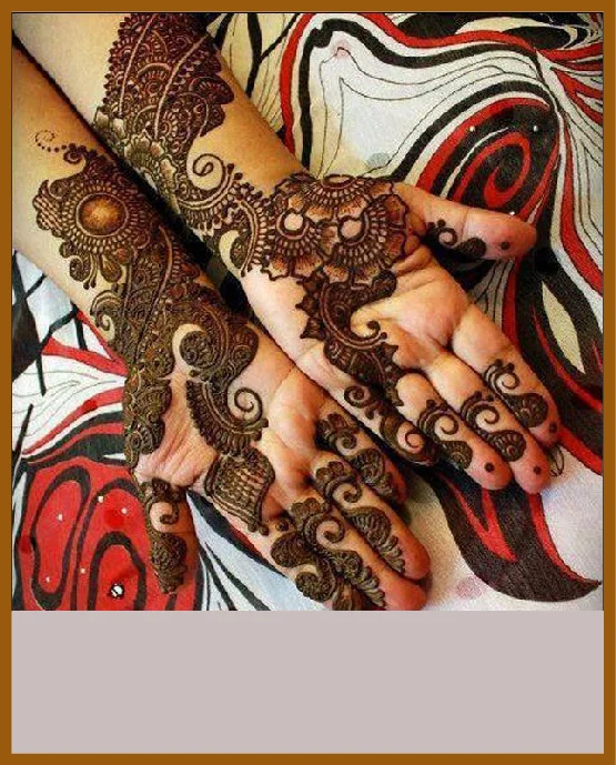 Chain Loop Bracelet Style In Stylish Front Hand Mehndi Design